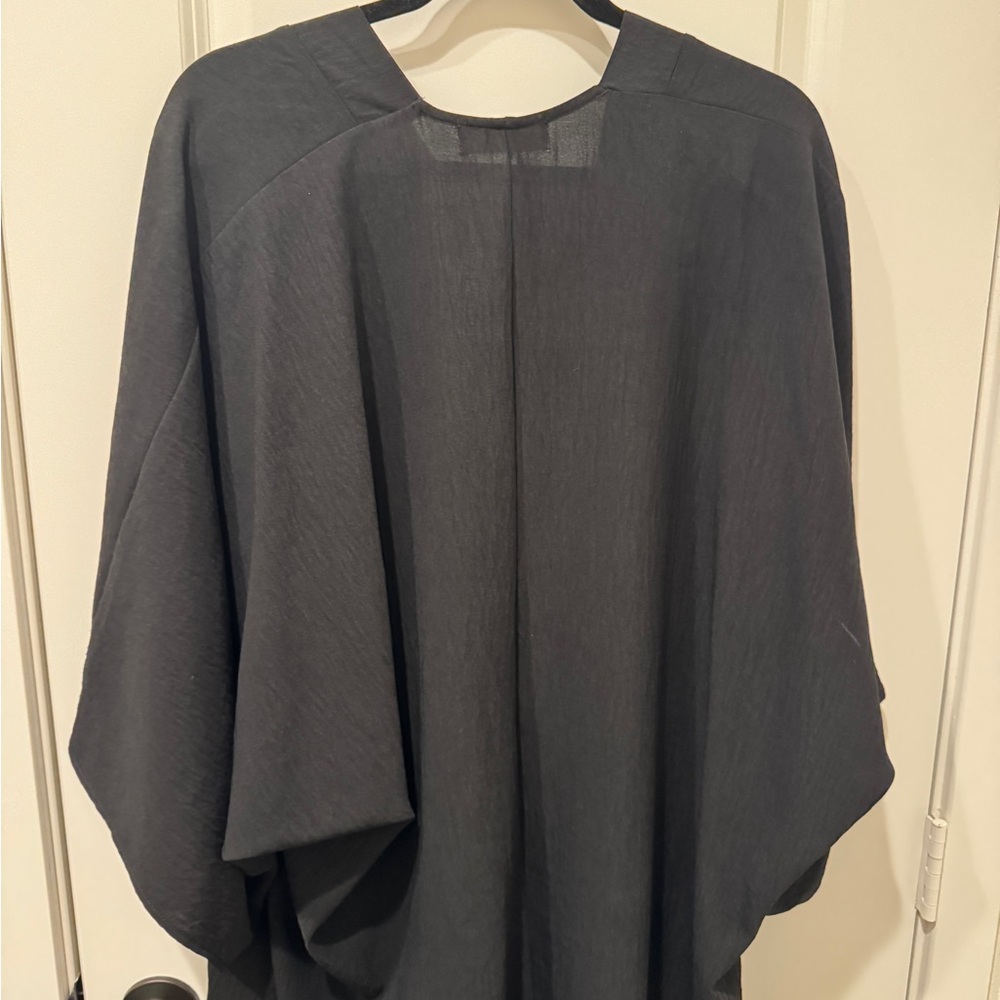 Carly Jean Los Angeles Olson Cardigan - Picture 3 of 6